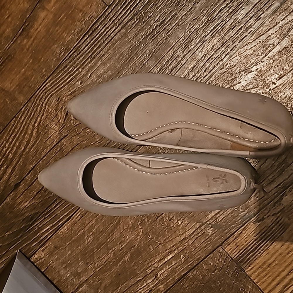 Frye Regina Flats Size 7.5